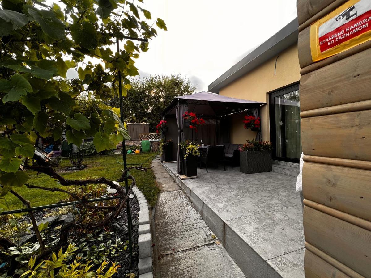 Chatka Pod Martinskymi Holami S Klimatizaciou Esterno foto